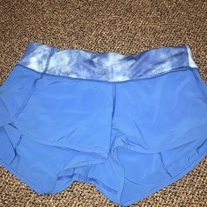 LULU LEMON blue tie dye speed short size 4